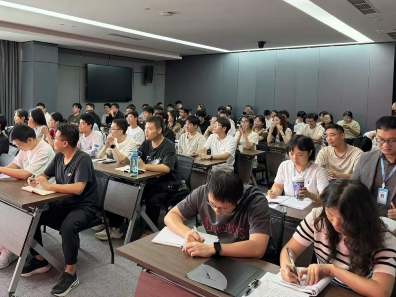 在民族复兴征程中书写青年答卷