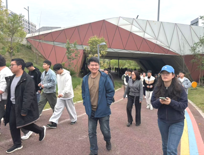 中国科学院成都有机化学有限公司开展“相约鹿溪徒步行，拥抱健康向未来”主题党团日活动